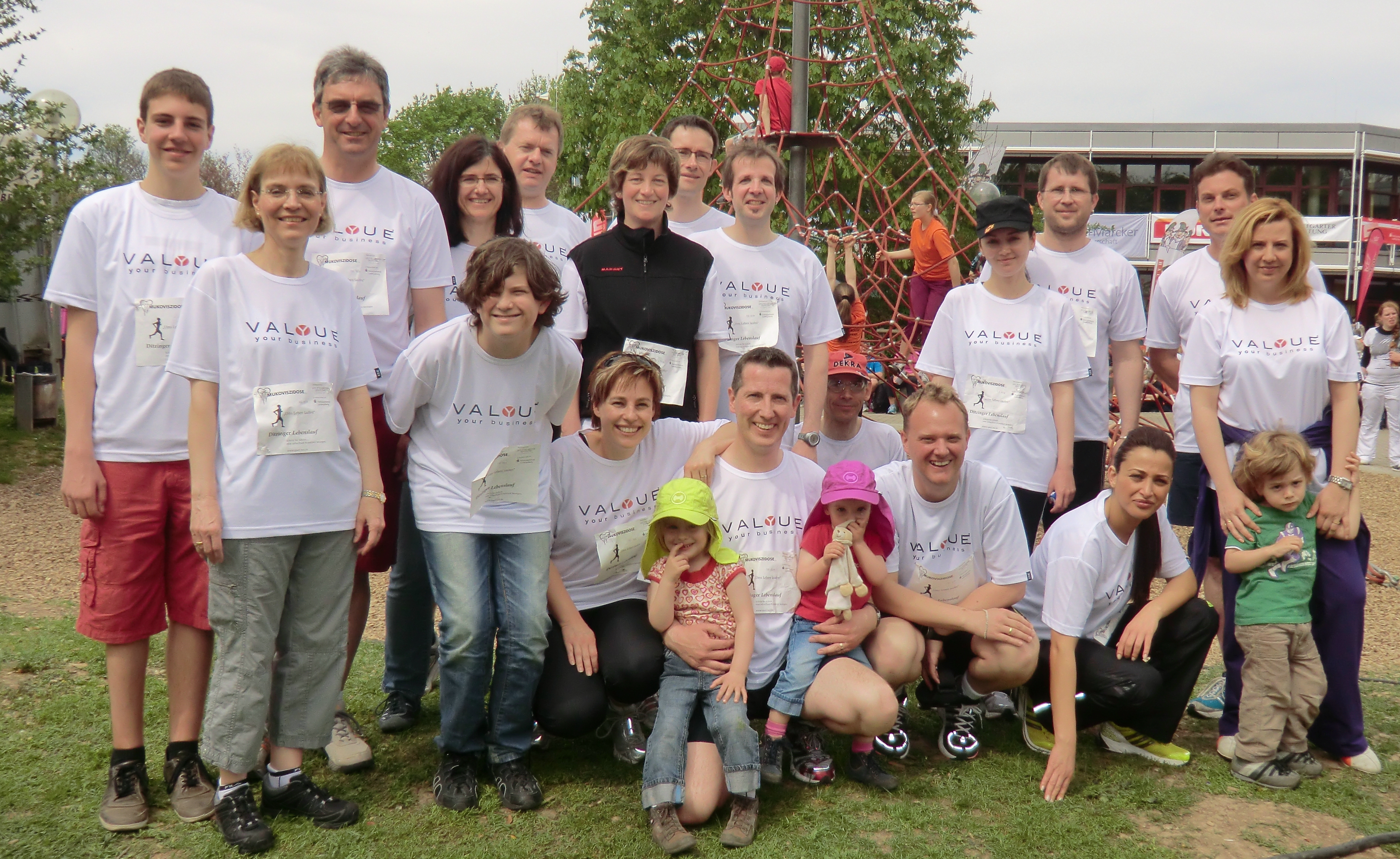 Valyue Ditzinger Lebenslauf 2012