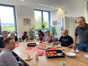 Tag des Erdbeertörtchens bei Valyue